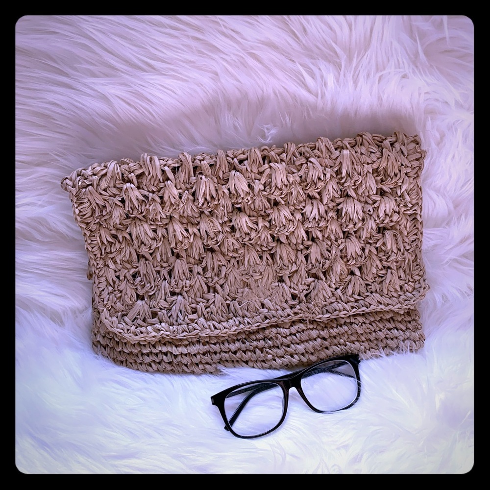 Straw clutch hand bag